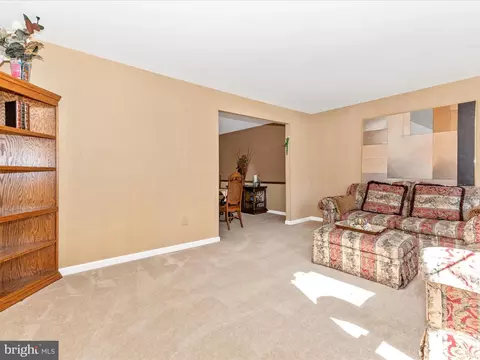 Living - 14320 Fairdale Rd, Silver Spring, MD 20905 photo 4 of 10