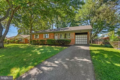 4306 Parkland Ct, Rockville, MD 20853