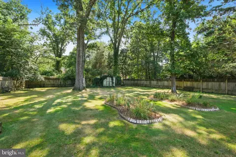 Exterior - 2124 Henderson Ave, Silver Spring, MD 20902 photo 5 of 6
