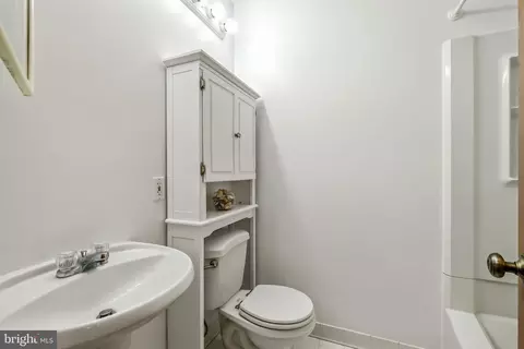 Bath - 2124 Henderson Ave, Silver Spring, MD 20902 photo 2 of 2