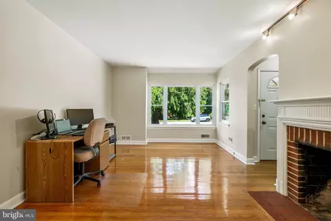 Living - 2124 Henderson Ave, Silver Spring, MD 20902 photo 1 of 4