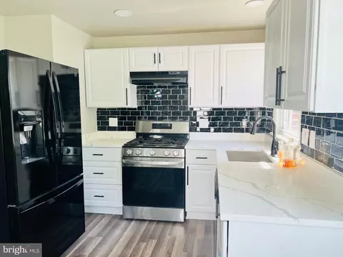 9915 Cottrell Ter, Silver Spring, MD 20903 photo 4