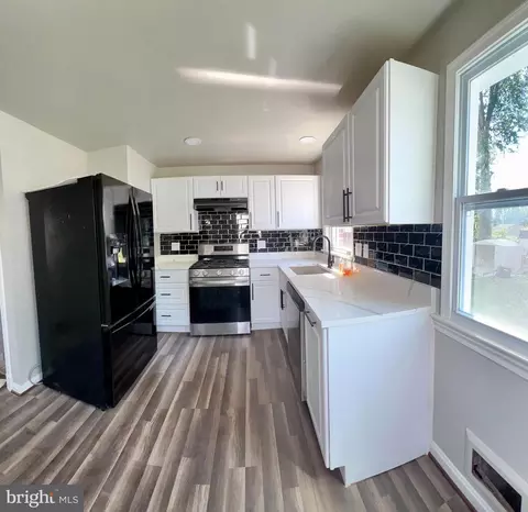 9915 Cottrell Ter, Silver Spring, MD 20903 photo 5
