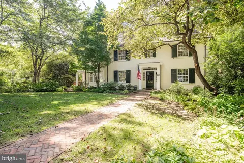 5804 Cedar Pkwy, Chevy Chase, MD 20815