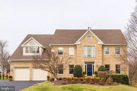 9327 Sprinklewood Ln, Potomac, MD 20854