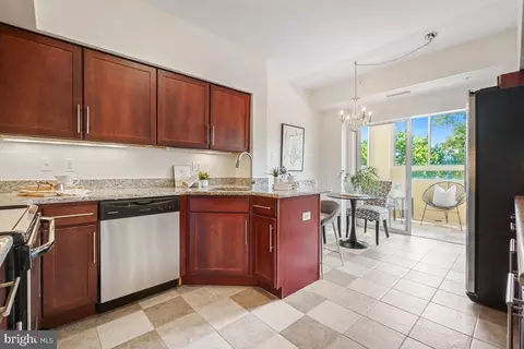 15000 Pennfield Cir #408, Silver Spring, MD 20906