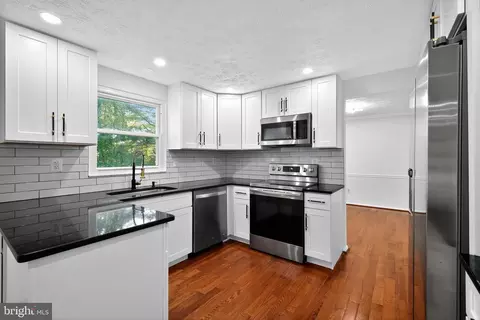 Kitchen - 1316 Swingingdale Dr, Silver Spring, MD 20905 photo 1 of 2