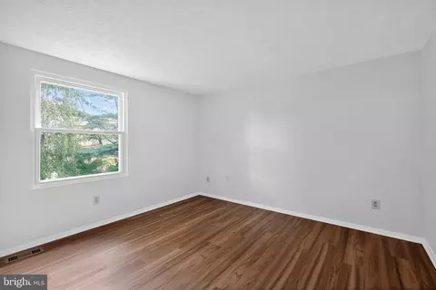Bedroom - 1316 Swingingdale Dr, Silver Spring, MD 20905 photo 3 of 3