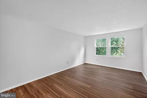 Living - 1316 Swingingdale Dr, Silver Spring, MD 20905 photo 7 of 8