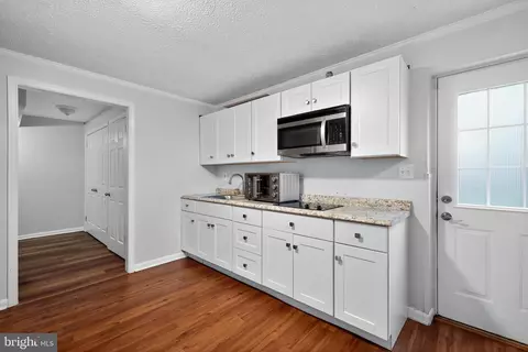 Entry Way - 1316 Swingingdale Dr, Silver Spring, MD 20905 photo 3 of 3
