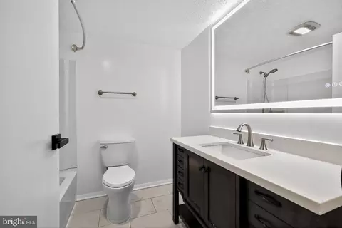 Bath - 1316 Swingingdale Dr, Silver Spring, MD 20905 photo 2 of 4