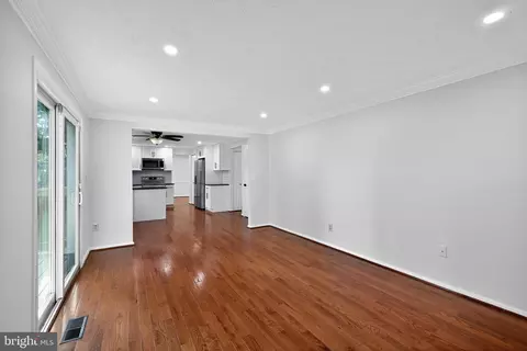 Living - 1316 Swingingdale Dr, Silver Spring, MD 20905 photo 6 of 8