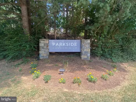 10670 Weymouth St #101, Bethesda, MD 20814