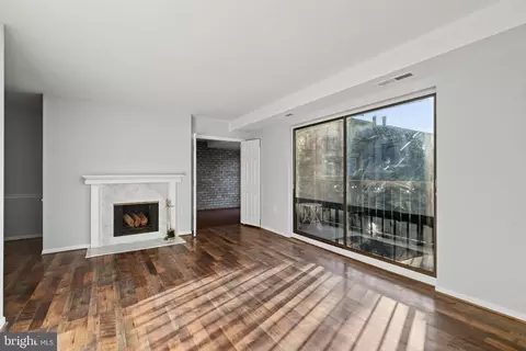 10006 Stedwick Rd #204, Montgomery Village, MD 20886