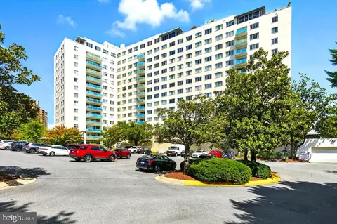 10201 Grosvenor Pl #1222, Rockville, MD 20852