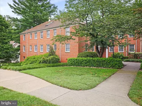 2214 Washington Ave #103, Silver Spring, MD 20910 photo 2