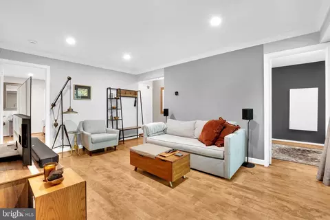 20209 Shipley Ter #1-B-202, Germantown, MD 20874