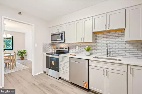 Kitchen - 15100 Interlachen Dr #4-716, Silver Spring, MD 20906 photo 2 of 4