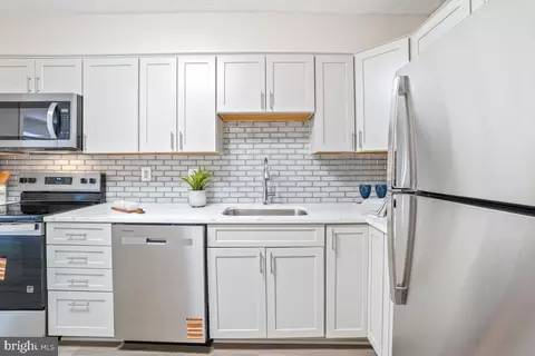 Kitchen - 15100 Interlachen Dr #4-716, Silver Spring, MD 20906 photo 4 of 4