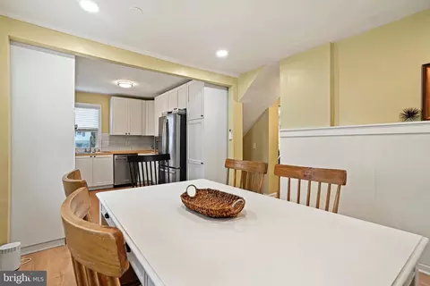 Dining - 10146 Sutherland Rd, Silver Spring, MD 20901 photo 2 of 2