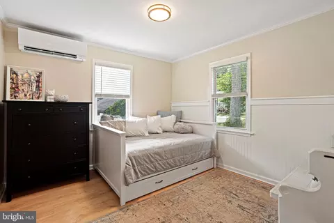 Bedroom - 10146 Sutherland Rd, Silver Spring, MD 20901 photo 1 of 8