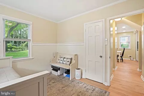 Entry Way - 10146 Sutherland Rd, Silver Spring, MD 20901 photo 3 of 3