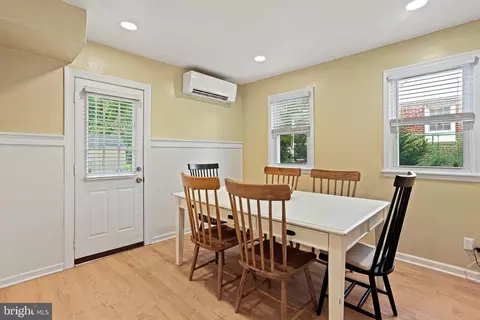 Dining - 10146 Sutherland Rd, Silver Spring, MD 20901 photo 1 of 2