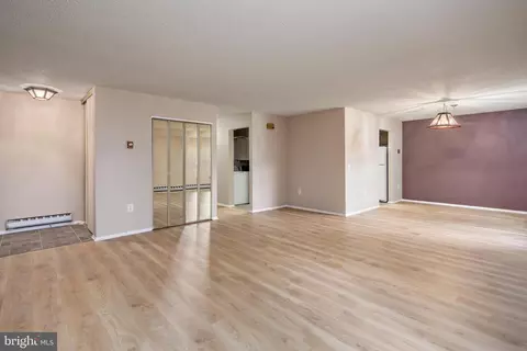 Living - 15301 Wallbrook Ct #48-1G, Silver Spring, MD 20906 photo 2 of 5