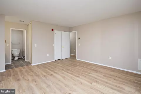 Living - 15301 Wallbrook Ct #48-1G, Silver Spring, MD 20906 photo 5 of 5