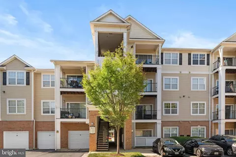 19629 Galway Bay Cir #202, Germantown, MD 20874
