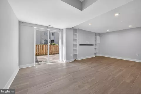 Living - 12 Tynewick Ct, Silver Spring, MD 20906 photo 2 of 3