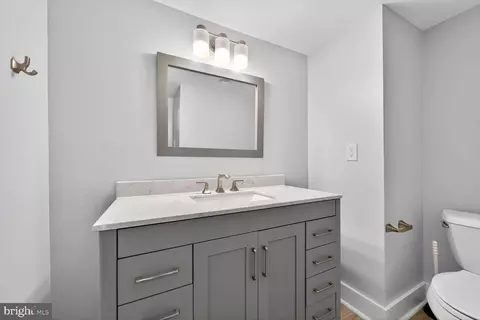 Bath - 12 Tynewick Ct, Silver Spring, MD 20906 photo 1 of 4