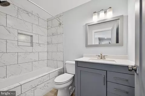 Bath - 12 Tynewick Ct, Silver Spring, MD 20906 photo 2 of 4
