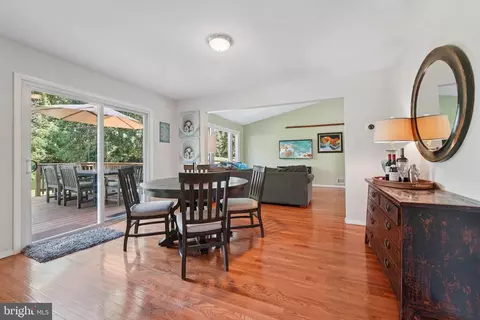 15108 Watergate Rd, Silver Spring, MD 20905 photo 8
