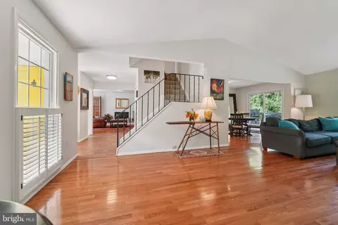 15108 Watergate Rd, Silver Spring, MD 20905 photo 3