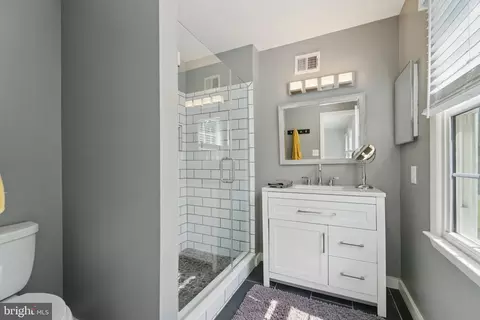 15108 Watergate Rd, Silver Spring, MD 20905 photo 17