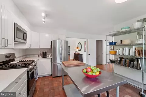 15108 Watergate Rd, Silver Spring, MD 20905 photo 12