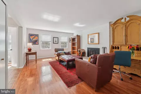 15108 Watergate Rd, Silver Spring, MD 20905 photo 5