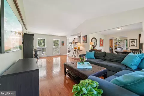 15108 Watergate Rd, Silver Spring, MD 20905 photo 4