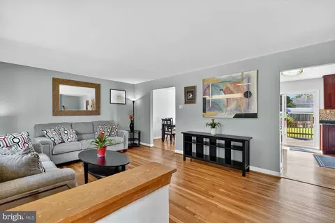 10523 Calumet Dr, Silver Spring, MD 20901 photo 3