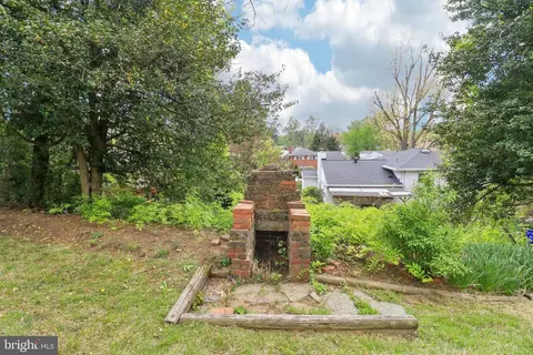 Exterior - 405 Southwest Dr, Silver Spring, MD 20901 photo 6 of 12