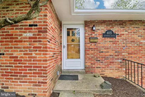 Entry Way - 405 Southwest Dr, Silver Spring, MD 20901 photo 1 of 9