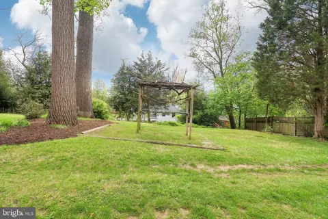 Exterior - 405 Southwest Dr, Silver Spring, MD 20901 photo 11 of 12