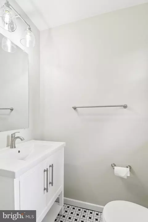 Bath - 405 Southwest Dr, Silver Spring, MD 20901 photo 2 of 4