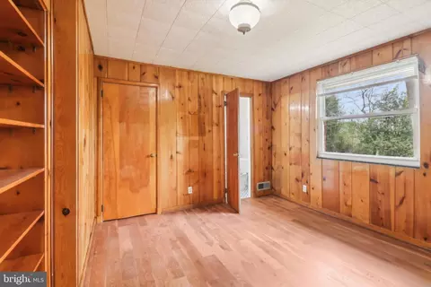 Bedroom - 405 Southwest Dr, Silver Spring, MD 20901 photo 2 of 3