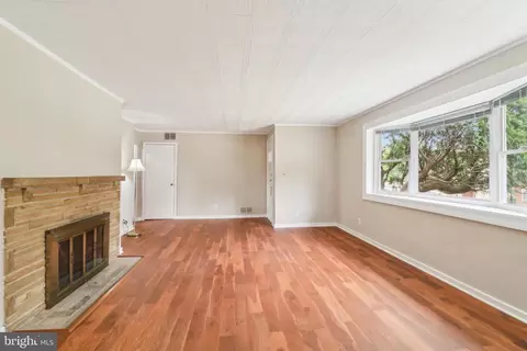 Living - 405 Southwest Dr, Silver Spring, MD 20901 photo 4 of 8