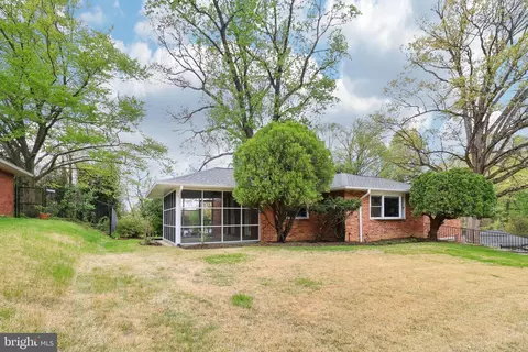 Exterior - 405 Southwest Dr, Silver Spring, MD 20901 photo 4 of 12
