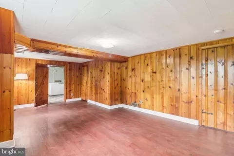 Living - 405 Southwest Dr, Silver Spring, MD 20901 photo 7 of 8
