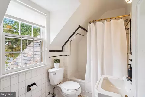 1300 Highland Dr, Silver Spring, MD 20910 photo 18