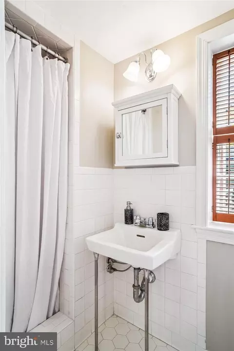 1300 Highland Dr, Silver Spring, MD 20910 photo 31